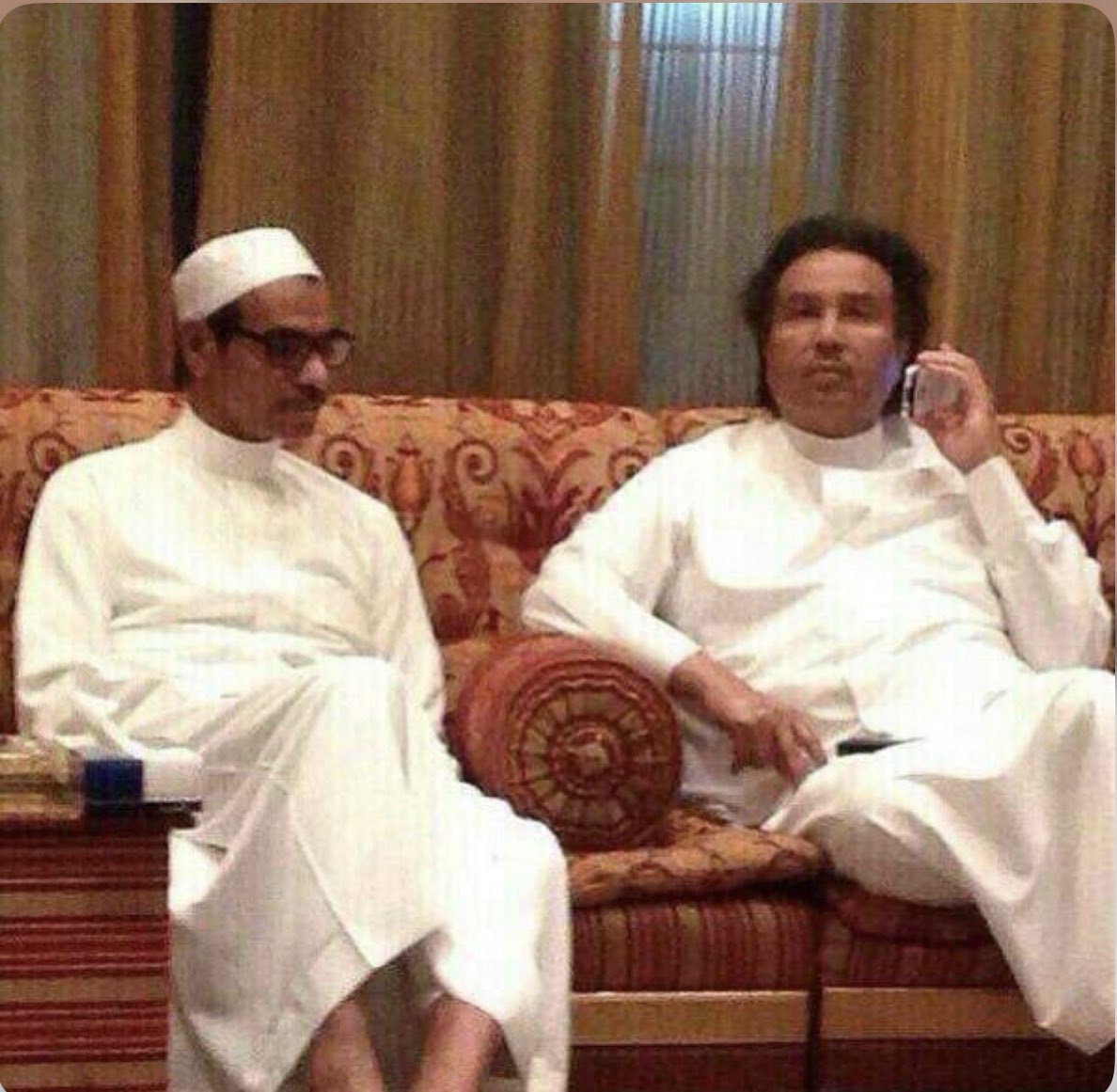 Dmoojah's tweet photo. هذا هو بيكلمك يعتذر https://t.co/CBJrH6TQK1