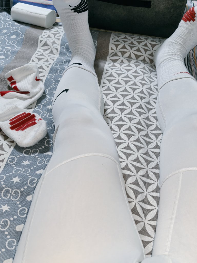 戴锁的小k tweet media