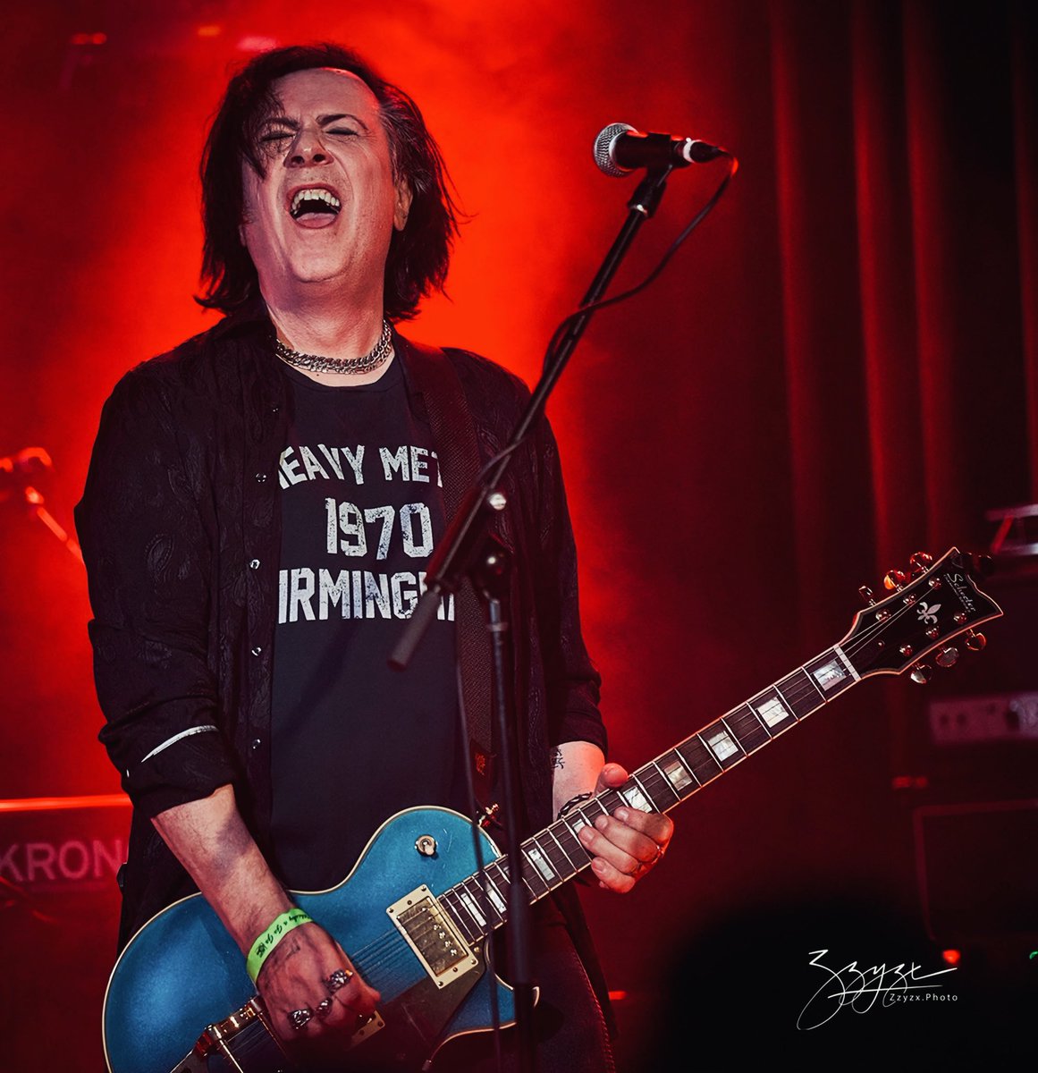 MarkGThwaite's tweet photo. Channeling my inner Iommi at OZZY all star tribute Ultimate Jam Night at @TheWhiskyAGoGo
📸 ZZYZXphoto
@SchecterGuitars
@OzzyOsbourne
#ultimatejamnight #whiskyagogo #livemusicla #sunsetstrip #zzyzxphoto #ozzyforever https://t.co/U59wcWhBJj