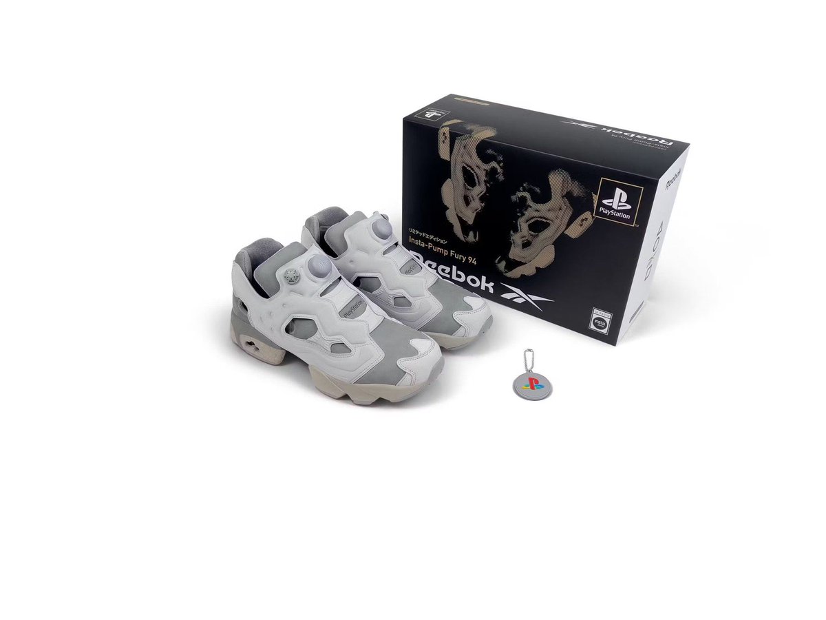 ✨😍 Évidemment je veux tout.
Mais ça me semble très compliqué, vu les quantités et les drops régionaux...
#PS5 #PlayStation30Memories