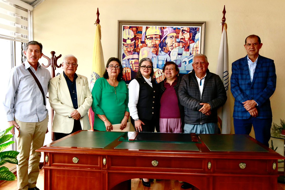 IESSec's tweet photo. #IESSteInforma | @MercyMaldonado_, vocal suplente en representación de los Asegurados, se reunió con dirigentes del Frente Nacional por un Nuevo IESS.

🤝 Trabajamos unidos para fortalecer los derechos de los asegurados y jubilados.