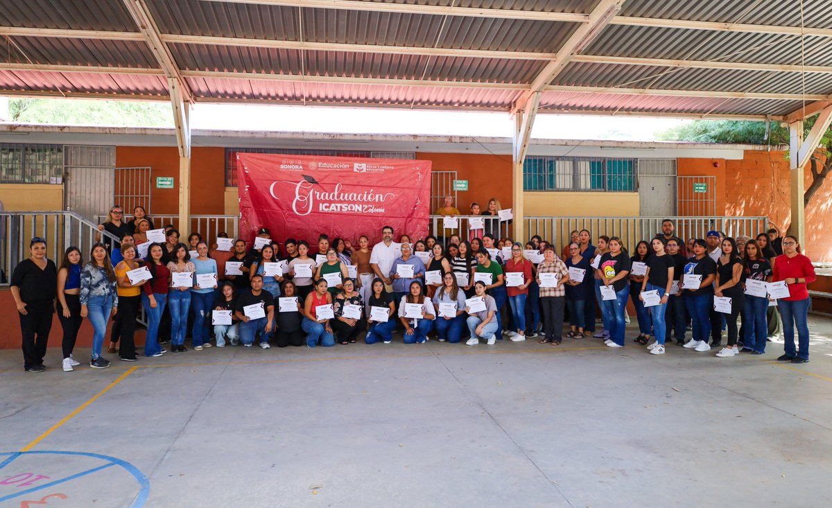 IcatsonS's tweet photo. Una vez más, Icatson fue parte de una emotiva ceremonia de graduación en la colonia Los Ángeles en #Hermosillo. Alumnos recibieron su constancia y hoy se abren a nuevas oportunidades de trabajo y crecimiento personal. ¡Felicidades! https://t.co/cqGd31DD2n
#TierraDeOPortunidades https://t.co/9mptfGNVVW