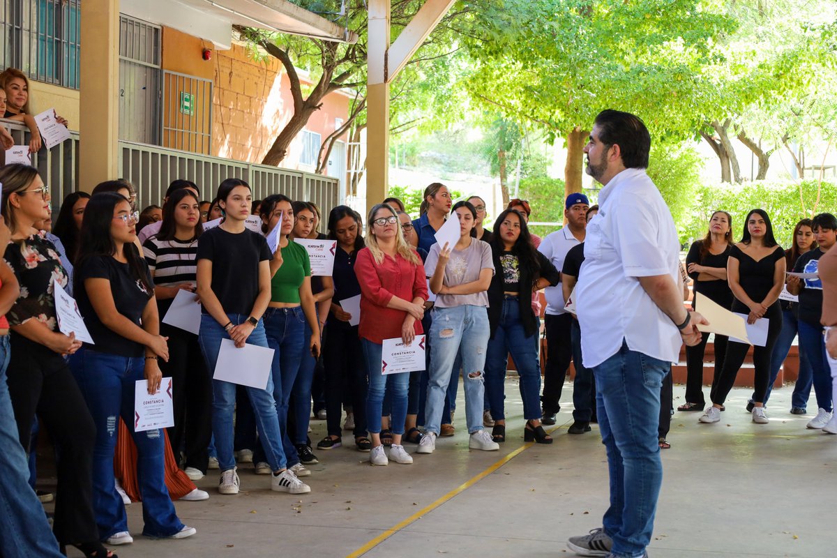 IcatsonS's tweet photo. Una vez más, Icatson fue parte de una emotiva ceremonia de graduación en la colonia Los Ángeles en #Hermosillo. Alumnos recibieron su constancia y hoy se abren a nuevas oportunidades de trabajo y crecimiento personal. ¡Felicidades! https://t.co/cqGd31DD2n
#TierraDeOPortunidades https://t.co/9mptfGNVVW