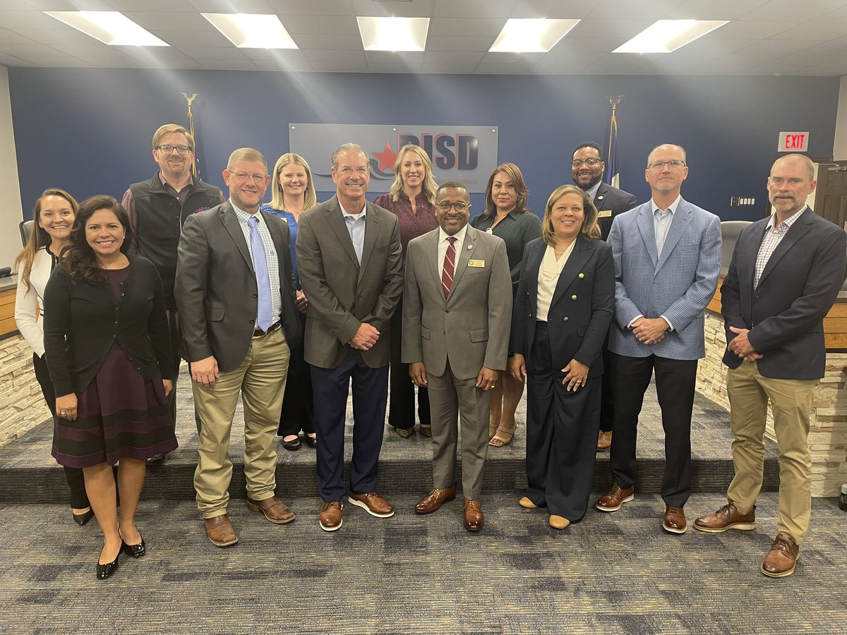 ChannelviewISD's tweet photo. Thank you @BrazosportISD and Superintendent @DannyMassey44 for letting us come visit. It was great to collaborate and learn from your team. Also, thanks for the wonderful gift to our Superintendent @tchill_ #empoweredtothrive https://t.co/Iy2z9hAPfg
