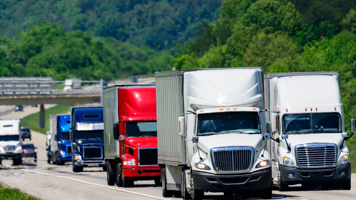 Felicitamos a <a href="/canacarmexico/">CANACAR</a> en su 36 aniversario promoviendo la profesionalización del autotransporte de carga. 

Por más años de colaboración promoviendo la #eficienciaenergética en el sector 🎉🥳

<a href="/DCanacar/">Distintivo CANACAR</a> <a href="/CONUEE_mx/">CONUEE_mx</a> <a href="/ijnares/">Israel Jáuregui</a> <a href="/xavier_osorio/">Javier García Osorio</a>