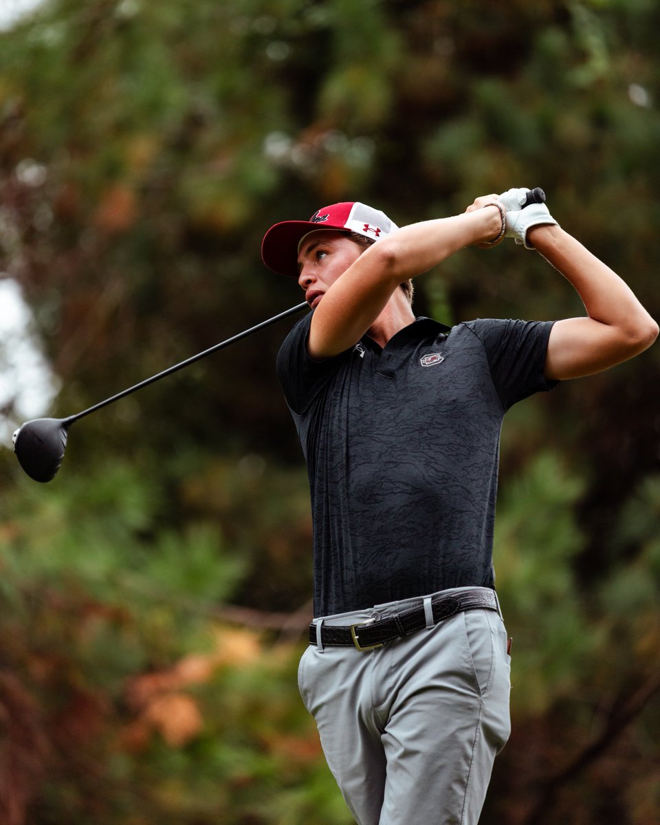 Grind mode in the elements. ☔️ 

Frankie making a charge up the leaderboard with a R2 67 (-4) . He's currently 3-under thru 5 holes in R3... 🥊

📊 » tinyurl.com/yz2v5966

#Gamecocks🐔⛳️ // #ForeverToThee