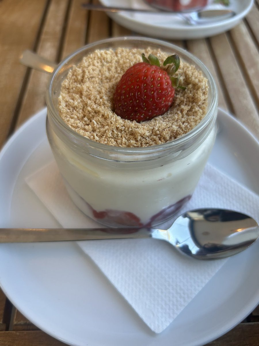 I feel like flying back to Turkey for their fresh desserts 😆