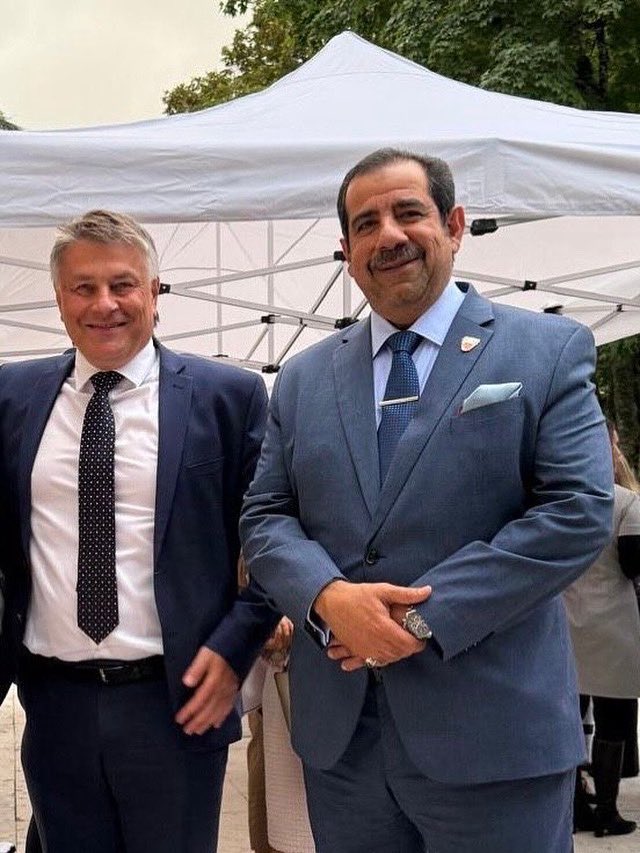 حضر سعادة السفير عبد الله عبد اللطيف عبد الله، المندوب الدائم لمملكة البحرين لدى مكتب الأمم المتحدة في جنيف، حفل الاستقبال الذي نظمته البعثة الدائمة لجمهورية التشيك في جنيف، وذلك بمناسبة ذكرى اليوم الوطني.