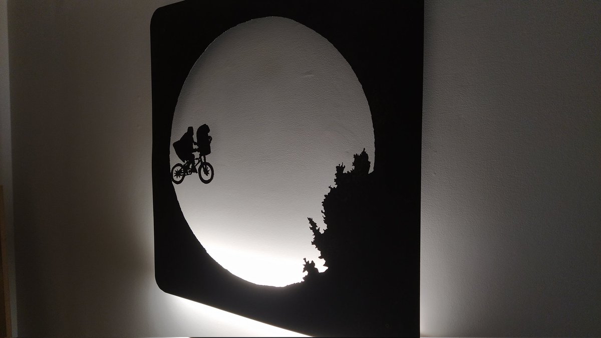 Finalmente ha risposto al telefono casa e mi ha raggiunto.
#ET
#EXTRATERRESTRE
#ARTE