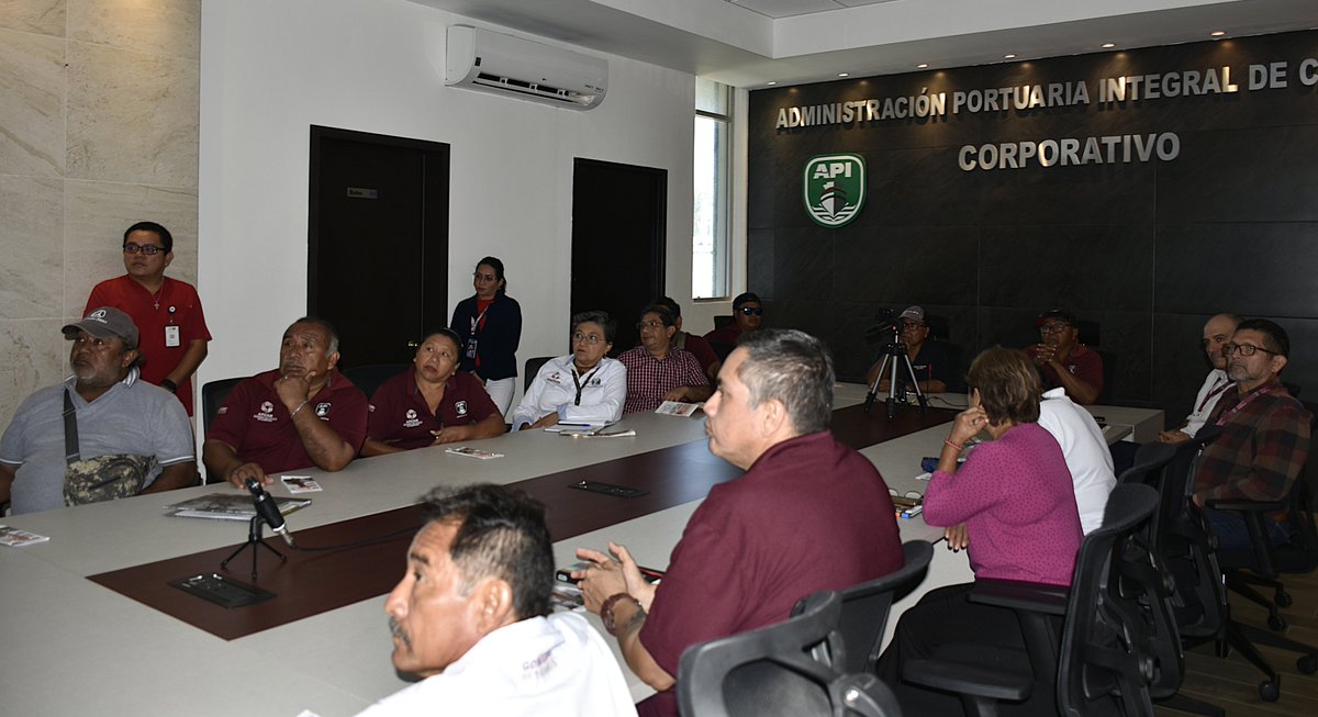 apicampeche's tweet image. Para reducir el riesgo de enfermedades cardiovasculares, personal del #IMSS impartió a trabajadores de #Apicam una plática sobre prevención y promoción de la salud cardiovascular, que incluyó activación física y recomendaciones de alimentación saludable.
#DíaMundialDelCorazón