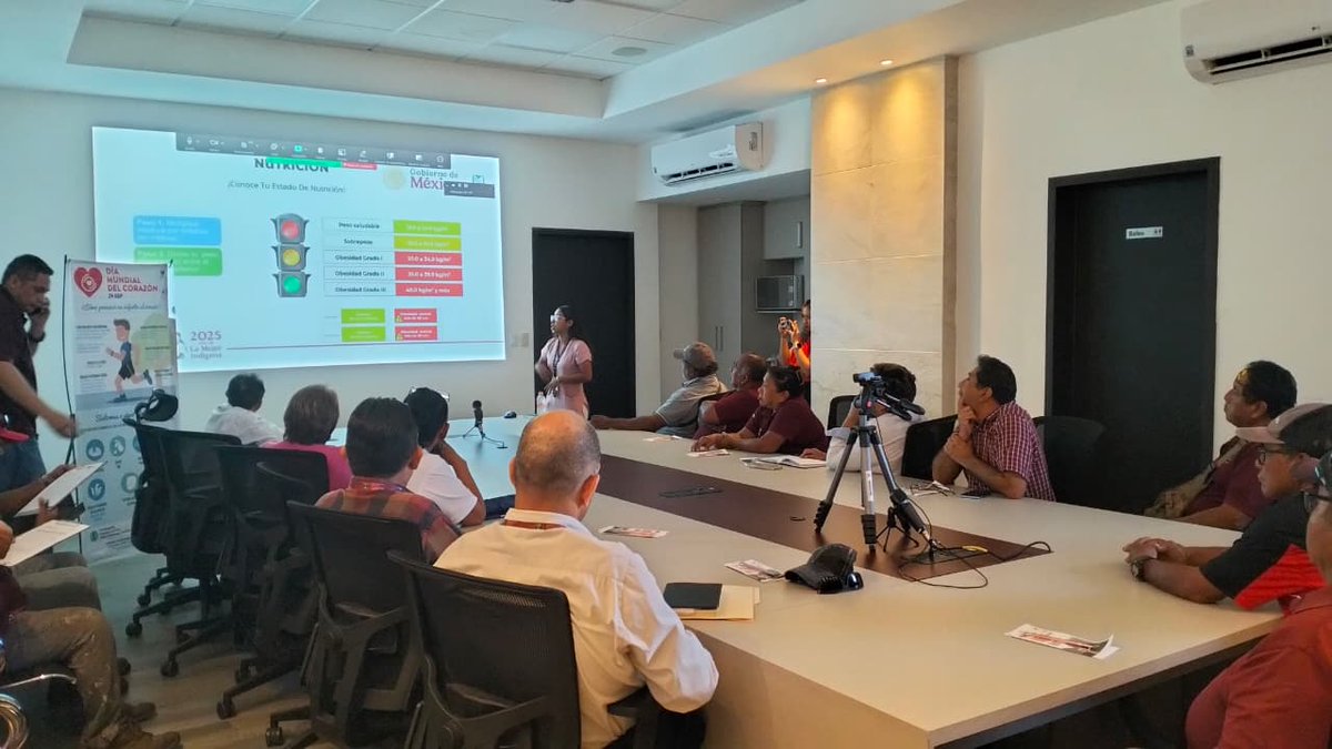 apicampeche's tweet image. Para reducir el riesgo de enfermedades cardiovasculares, personal del #IMSS impartió a trabajadores de #Apicam una plática sobre prevención y promoción de la salud cardiovascular, que incluyó activación física y recomendaciones de alimentación saludable.
#DíaMundialDelCorazón