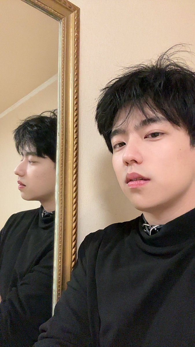bb0246bb's tweet photo. 围着我转就好了 你哪有那么多事 https://t.co/LnEGHWySw5