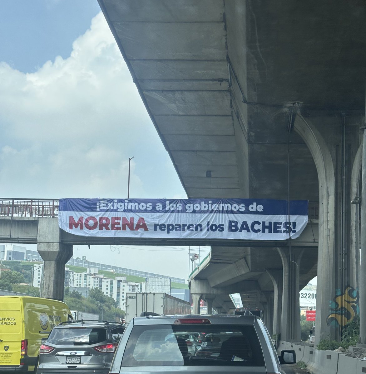 Se hace la loca el florero de Toluca <a href="/delfinagomeza/">Delfina Gómez A.</a> y sus floreros municipales.