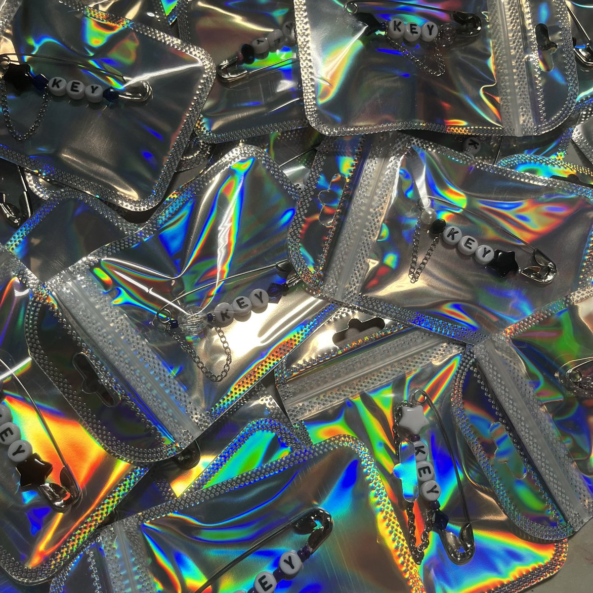 Keyland Uncanny Valley in Taipei 
Pins and stickers giveaway / trade 😍

 See you! 🔑

#2025KEYLAND_in_TAIPEI
#2025KEYLAND_UncannyValley_in_TAIPEI
 #언캐니밸리 #KEYLAND