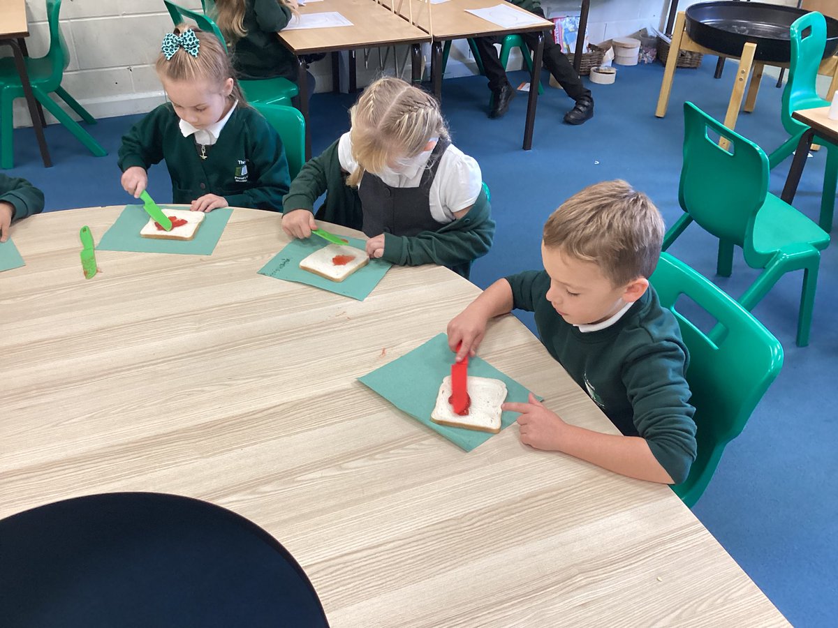 GatesRobins's tweet photo. Today we made jam sandwiches as part of our instruction writing this week. They were tasty and we can’t wait to write our instructions tomorrow. #thegateswriting #thegatesyear1 https://t.co/8CTxUbmNLF