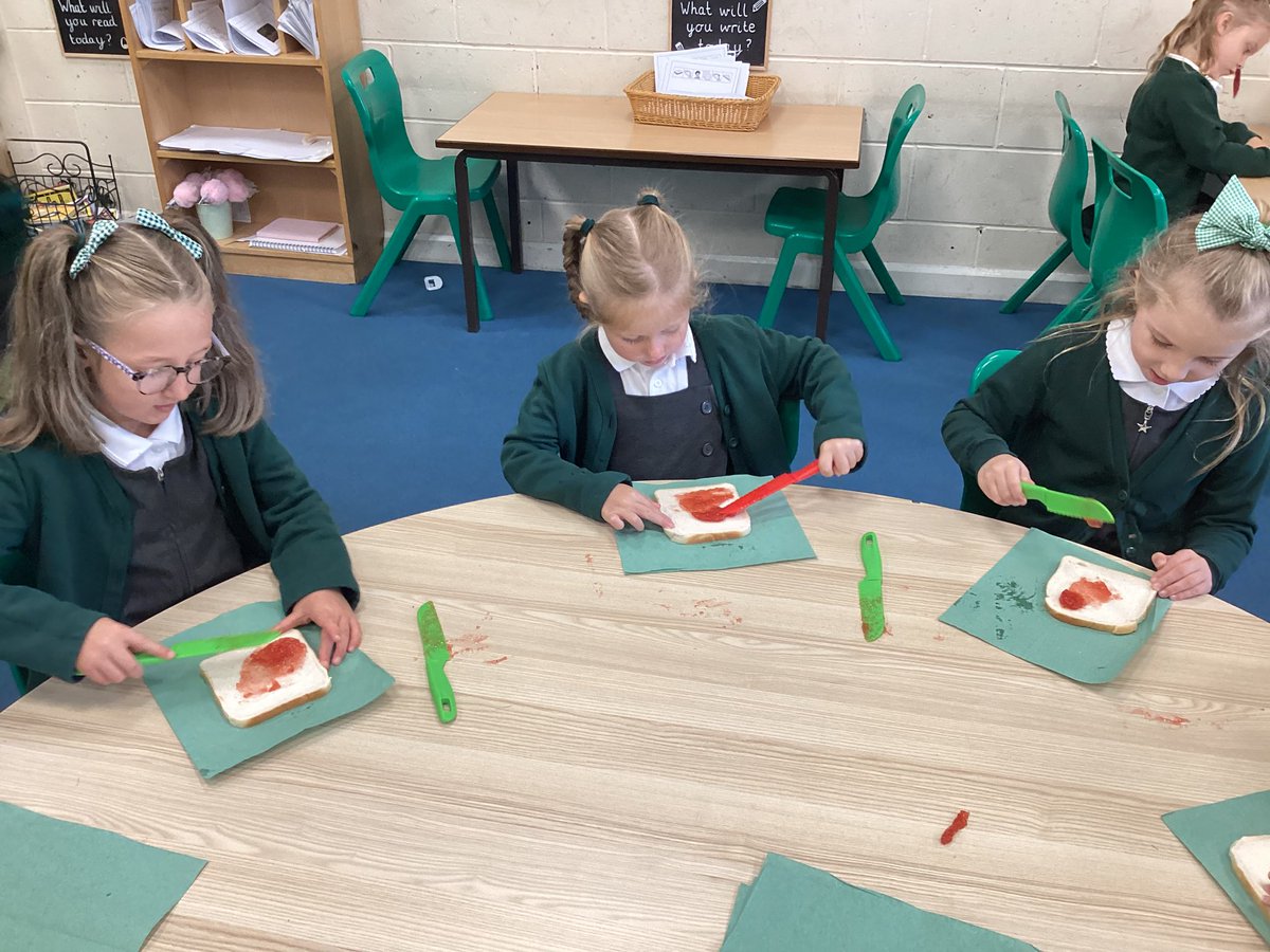 GatesRobins's tweet photo. Today we made jam sandwiches as part of our instruction writing this week. They were tasty and we can’t wait to write our instructions tomorrow. #thegateswriting #thegatesyear1 https://t.co/8CTxUbmNLF