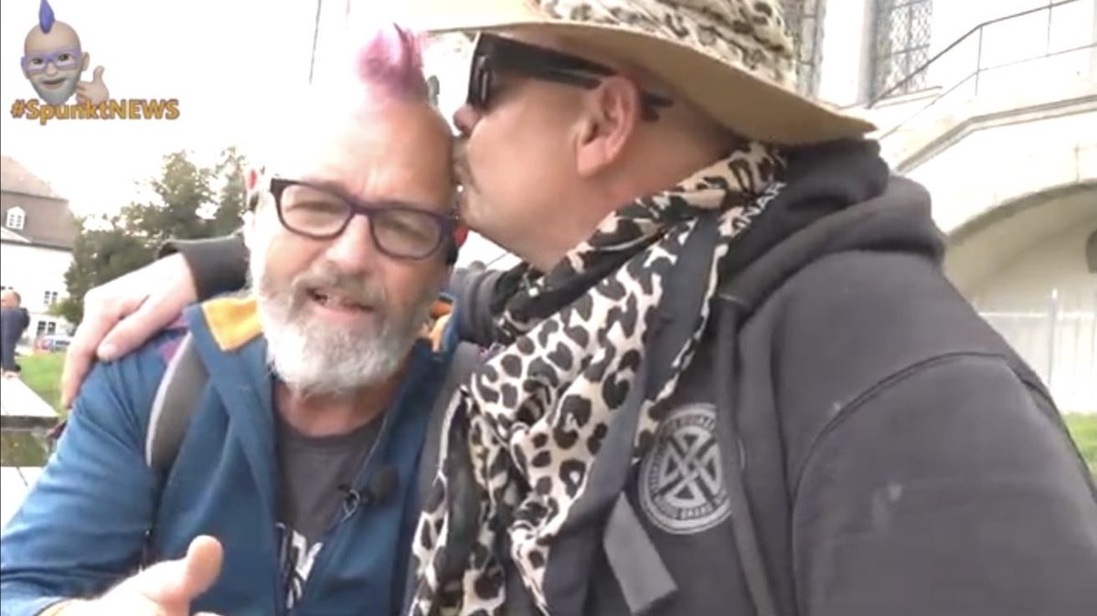 SpunktNEWS's tweet image. ⁦@MarlaSvenjaL⁩ eine heiße #Marla von #MarlasArmy war in #Kempten, und ich glaube sie ist scharf auf mich wie eine 🌶️ … 🫣😉
Ist das sexuelle Nötigung? 🤷‍♂️