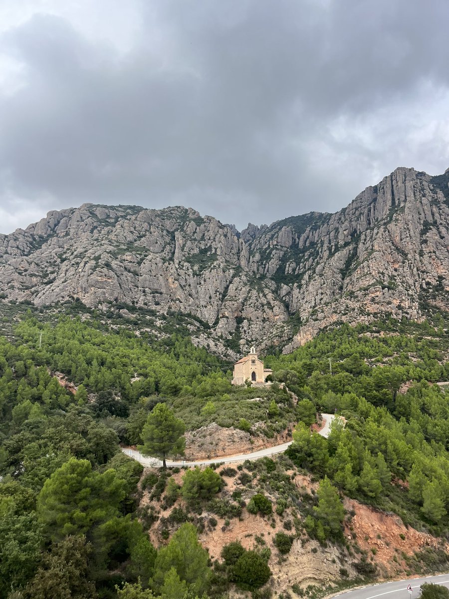 dsanchezliria's tweet photo. Ahir vaig participar a la 19ª Caminada L’ Hospitalet-Montserrat, un esdeveniment clàssic de l’ esport a #LHospitalet. El meu agraiment a l’ organizació del @CMHospitalet per la seva gran feina abans i després de la caminada, tot un exemple! #Setembre #Populars #Seguim https://t.co/b2xWilGmMO