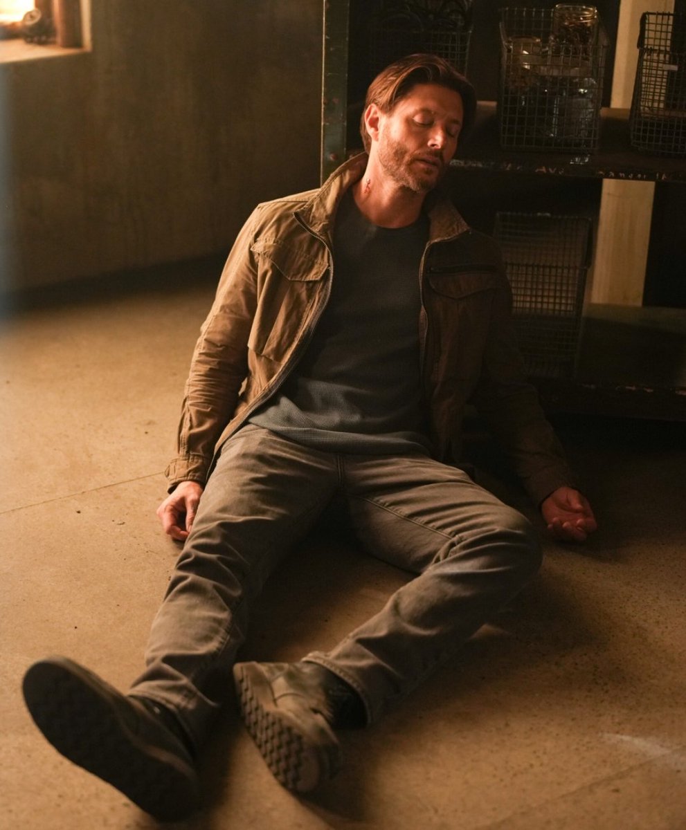 Jacklesthings's tweet image. What's happening?!
 Please don't kill him 🥺
#Tacker #RussellShaw #JensenAckles