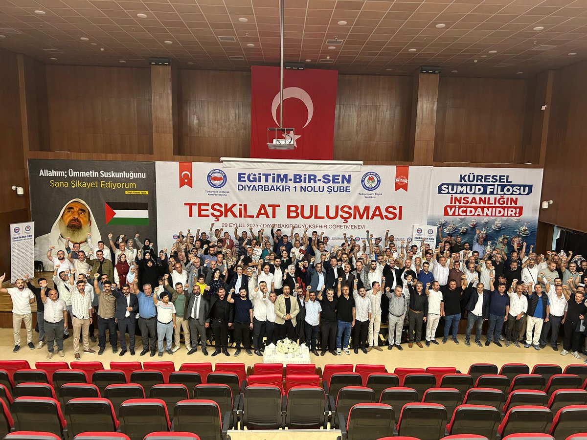 Genel Başkan Yardımcımız <a href="/RamazanCakirci/">Ramazan Çakırcı</a> 'nın katılımıyla teşkilat buluşmamızı gerçekleştirdik. Programımızda toplu sözleşme sürecine dair önemli başlıklar, sendikal gündem ve eğitim çalışanlarımızın sorunları üzerine kapsamlı değerlendirmeler yapıldı.