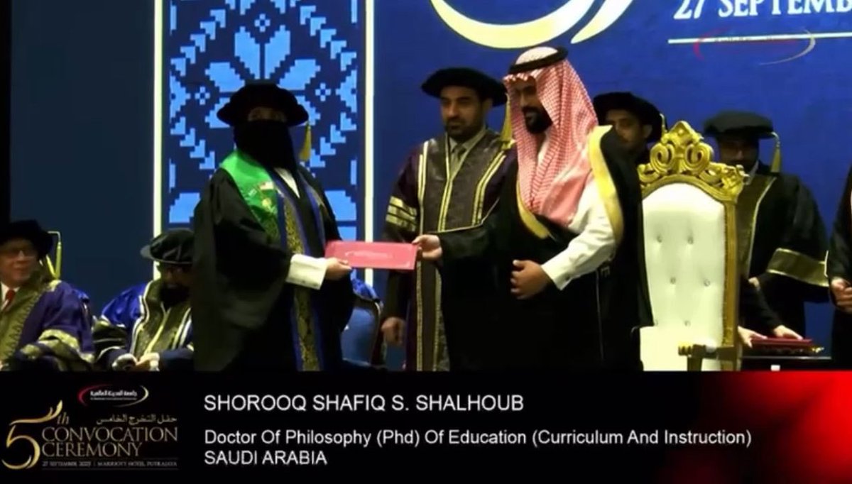 Shalhoub_Family's tweet photo. كل التهاني والتبريكات للدكتورة شروق بنت شفيق بن صالح بن محمد بن شلهوب بمناسبة حصولها على درجة الدكتوراه في التربية للمناهج وطرق التدريس بتخصص الذكاء الاصطناعي من جامعة المدينة العالمية بماليزيا.

سائلين المولى عز وجل لها التوفيق والسداد. https://t.co/ndishK71JV