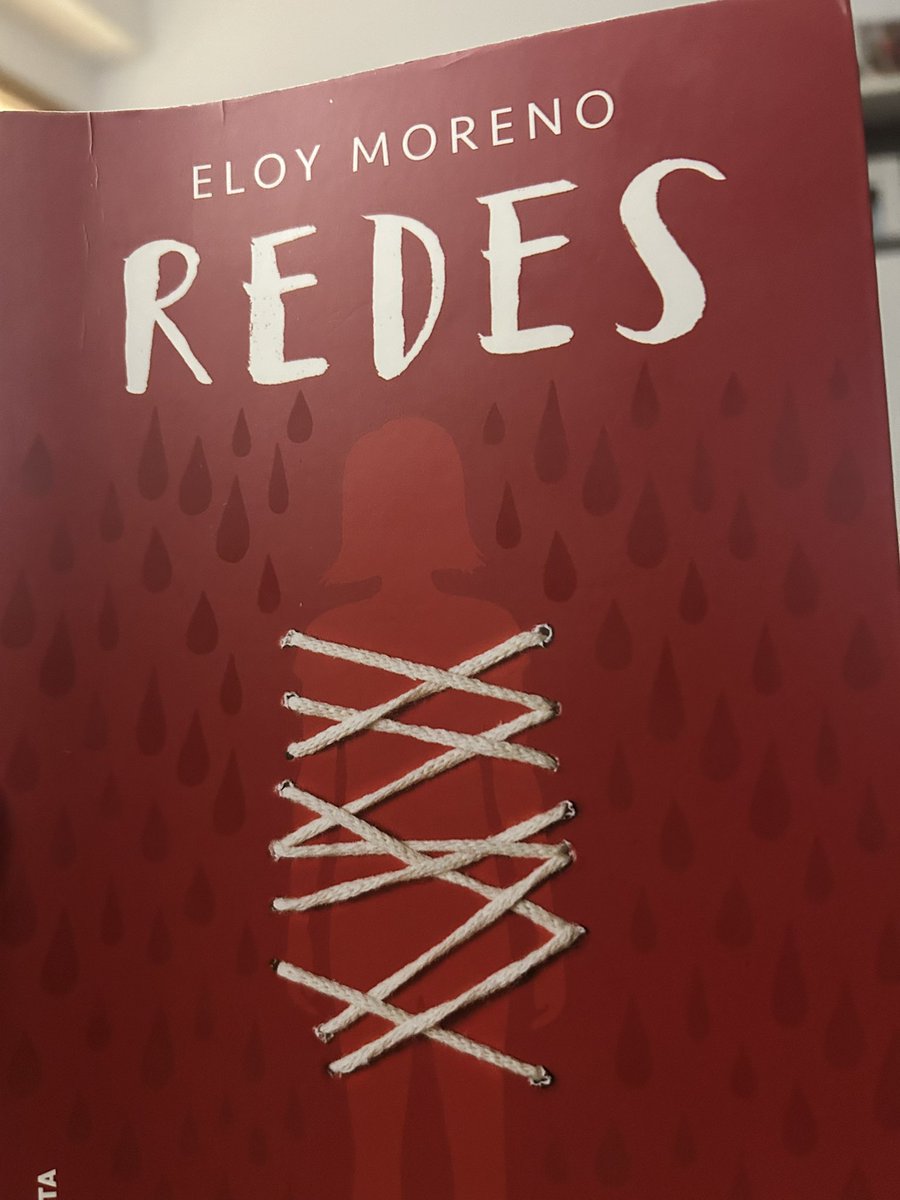 tristang1978's tweet image. Este puente mi hija de 13 años y yo hemos leído #redes de @Eloy__Moreno y ha sido un acierto total. Nos ha valido para tocar muchos temas y reflexionar un montón. Ya nos había gustado invisible pero este está genial para padres,madres y adolescentes.Lo recomendaré en mi insti!!