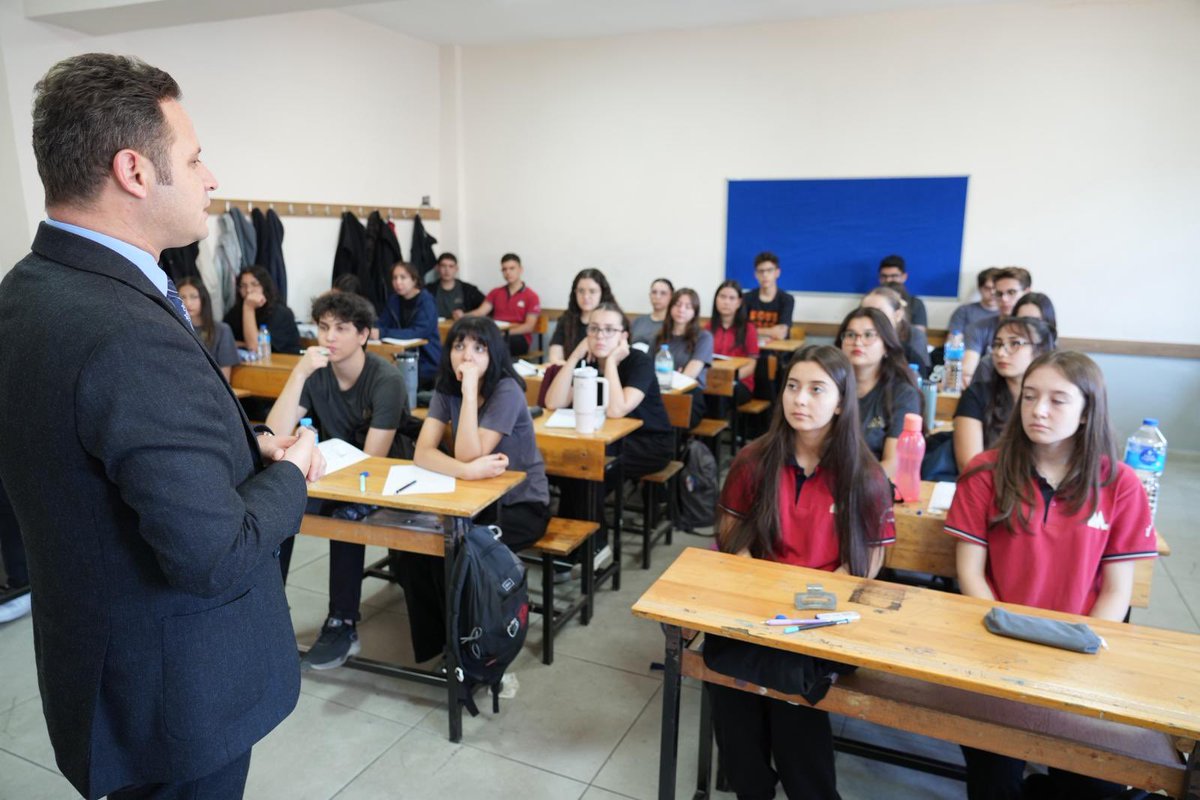 Mugla_AL's tweet photo. İl Milli Egitim Müdürümüz Emre ÇAY okulumuzu ziyaret ederek ögrencilerimiz ve ögretmenlerimizle bir araya geldi. @mugla_mem @mentesemem @emrecay55 https://t.co/YdZIzRr9wu