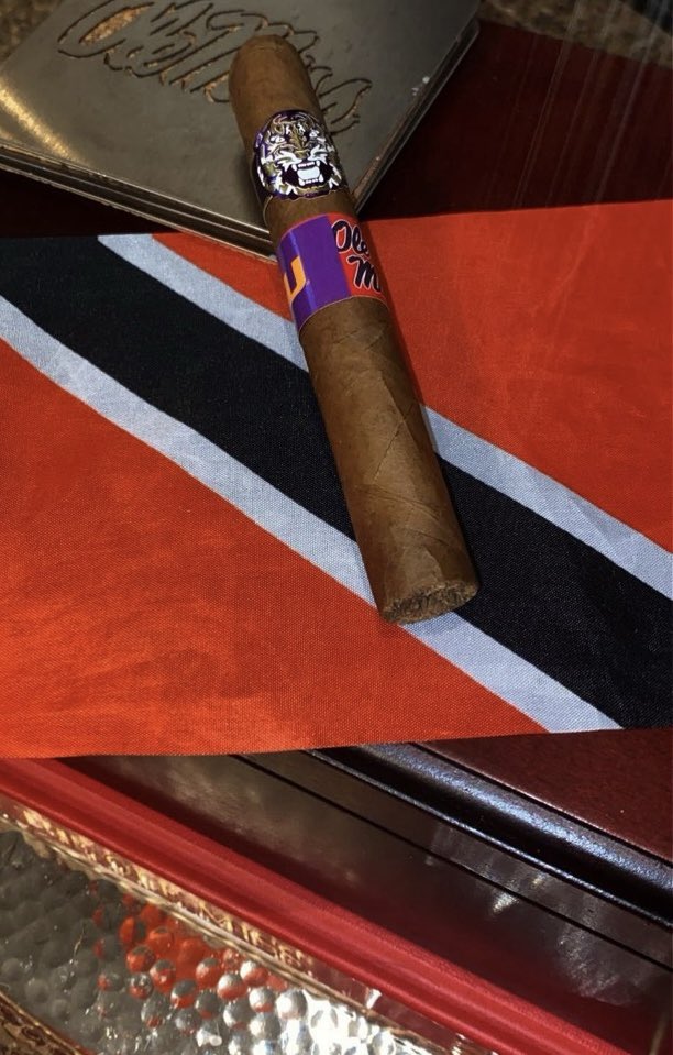 EpsteinTree32's tweet photo. Geaux Rebs! 🇹🇹 https://t.co/YlMi6hbxpf