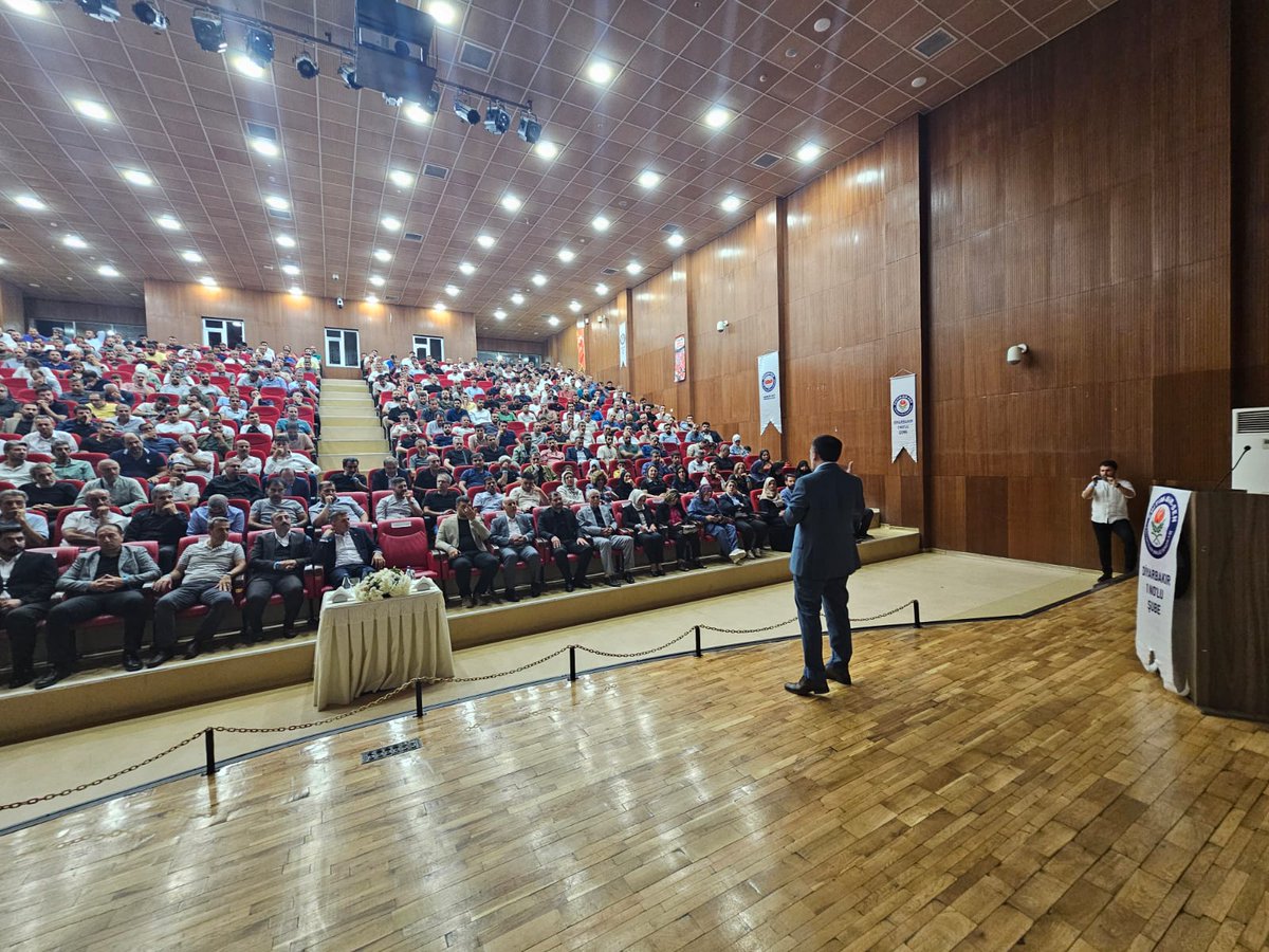 Genel Başkan Yardımcımızın Sn.<a href="/RamazanCakirci/">Ramazan Çakırcı</a>'nın yol gösterici hitaplarını dinleyerek teşkilat olarak kararlılığımızı ve birlik ruhumuzu bir kez daha pekiştirdik. Daha adil bir çalışma hayatı ve güçlü bir sendikal mücadele için hep birlikte yolumuza devam ediyoruz.”