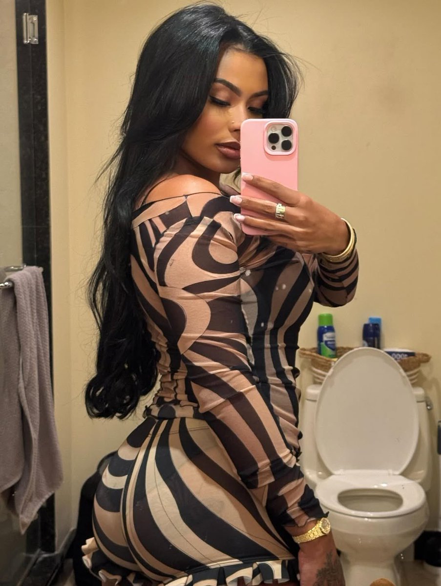 JamilaSkai's tweet photo. Putting Ya Dinneeee🖤😘 https://t.co/UZMTr72fvu