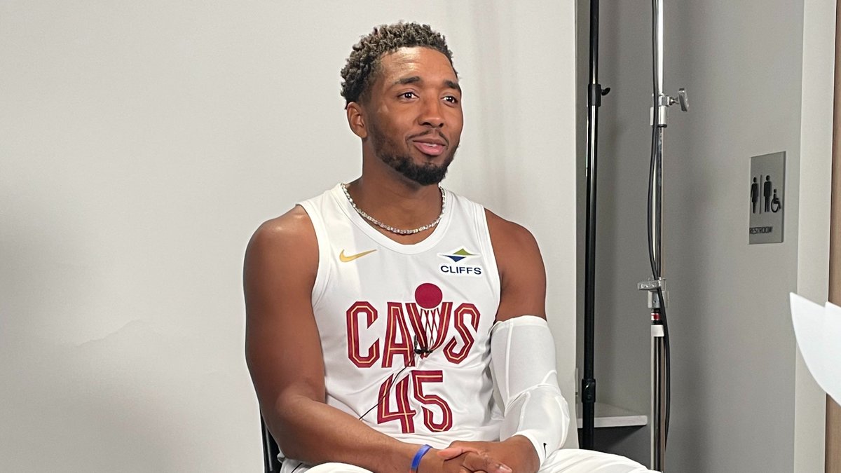 Hangin' with the @cavs at Media Day! 🏀
#LetEmKnow
