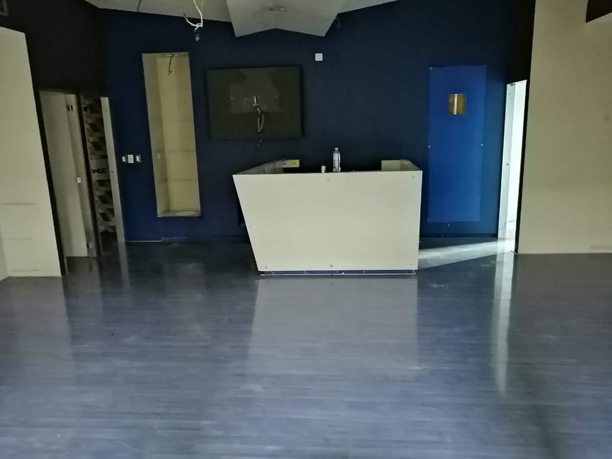 AsistenteCityM1's tweet photo. Alquiler de Local Comercial – Bella Vista Mall

Alquilamos local en plaza comercial de alto tránsito en Bella Vista Mall, ideal para negocios como tienda de ropa, bisutería, accesorios, librería, tecnología y otros conceptos similares.

Características del inmueble:

55 m² https://t.co/KAAMZJGEgU