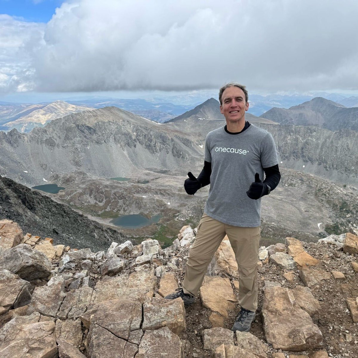 OneCause's tweet image. Whether it’s a long hike or a short city stroll, we're repping OneCause wherever we go. 💙

#OneTeamOneCause