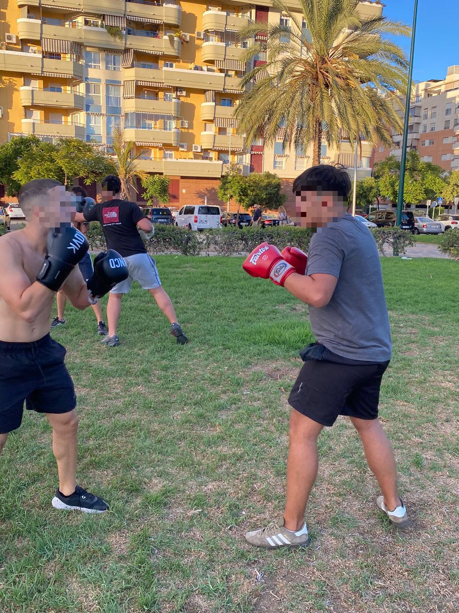 Disidentes_mlg's tweet photo. Primera jornada de boxeo de nuestra comunidad al aire libre 🥊

« Juventud,fuerza,futuro »

Contacta para la próxima‼️ https://t.co/bJb0PyLuCr
