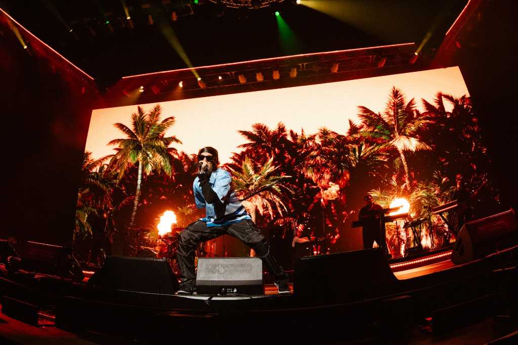 🎙️ Danny Ocean pintó la ciudad de azul, amarillo y rojo: un show inolvidable que mezcló fiesta y mucho amor

👉🏽 El artista venezolano hizo vibrar a la Ciudad Autónoma de Buenos Aires.

✒️ Por <a href="/sonandocine/">Raúl Bertuccelli</a>

bigbangnews.com/show/danny-oce…