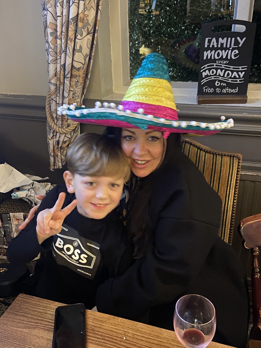 vickers_ste's tweet image. Happy anniversary to my beautiful wife, 13 years married and still going strong. You have given me many happy years and 2 gorgeous kids. Love you Rach ❤️