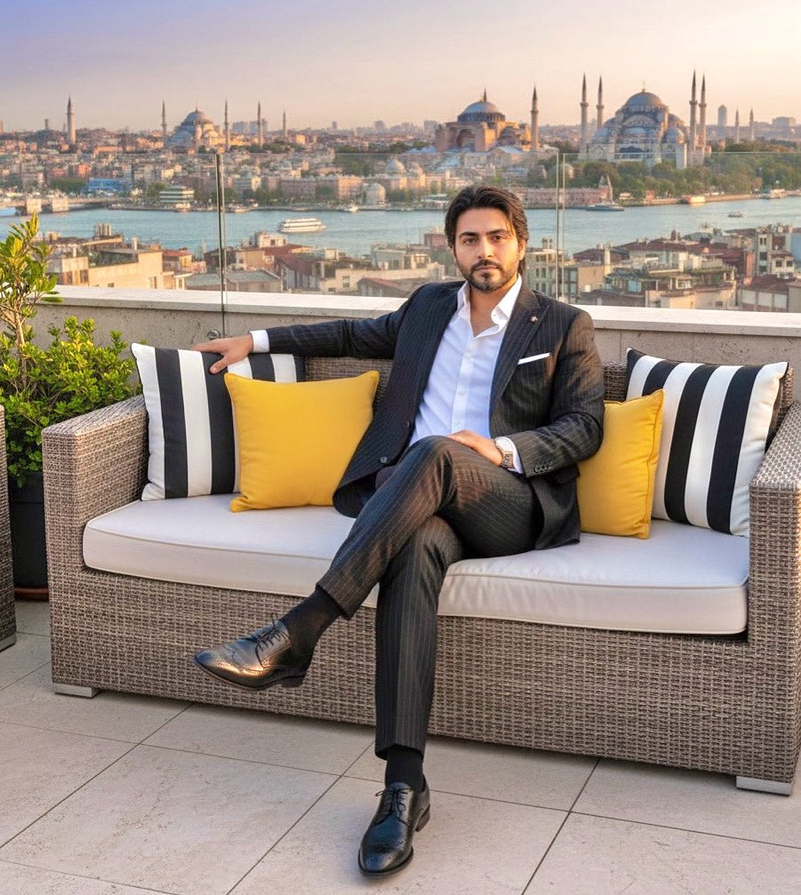 Ben net insan severim ya siyah ya beyaz ortası yok … 

#enderemek