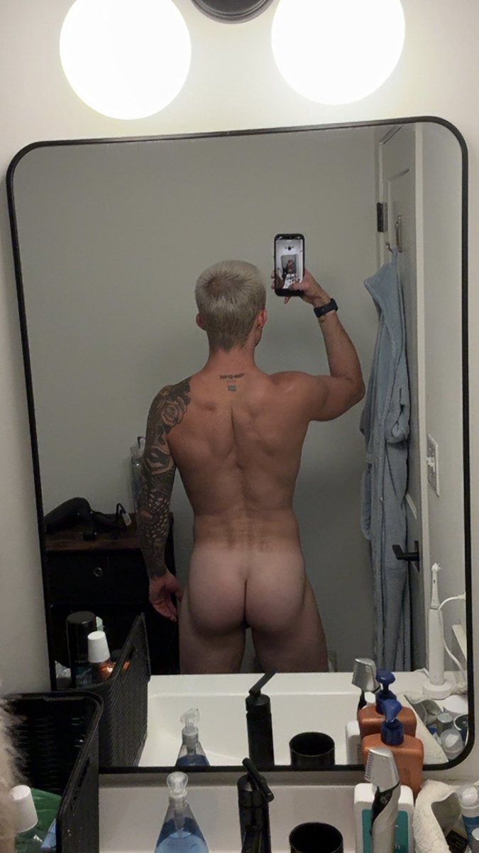 dakotaxlukas's tweet photo. muscle ass https://t.co/GcoNUPOHSj