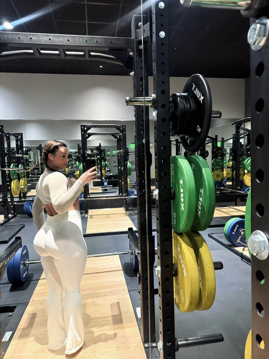 bbcmaster002's tweet image. Slide in let chat 💬