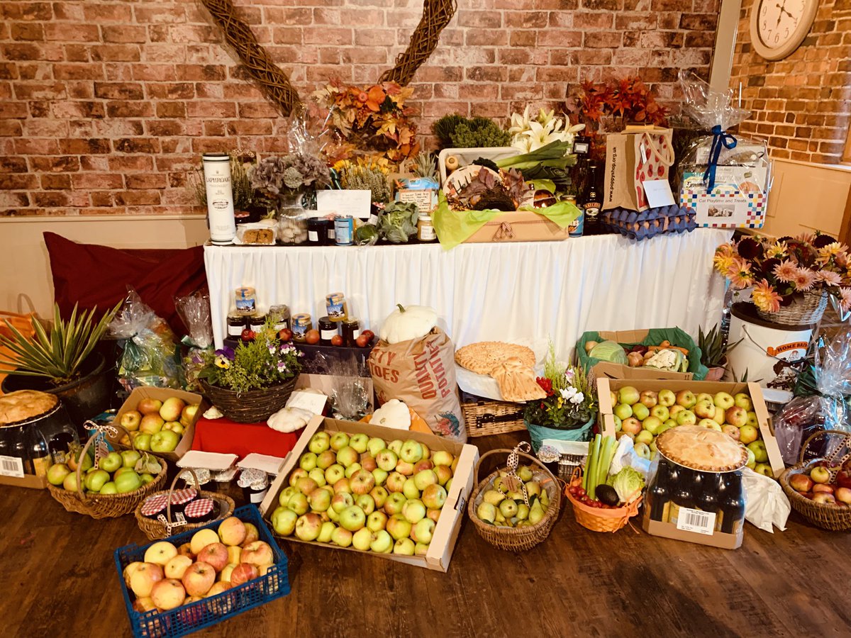 BlakelandsCH's tweet photo. Tonight we handed Blakelands over to the local community for the Annual Harvest Festival, Great food, a raffle &amp; produce auction. 
Thank you to all the volunteers who gave their time &amp; energy &amp; to everyone who attended &amp; bought it all!  
#NoFarmersNoFood @mikejwood @UKHospKate https://t.co/LBcLoNSGST