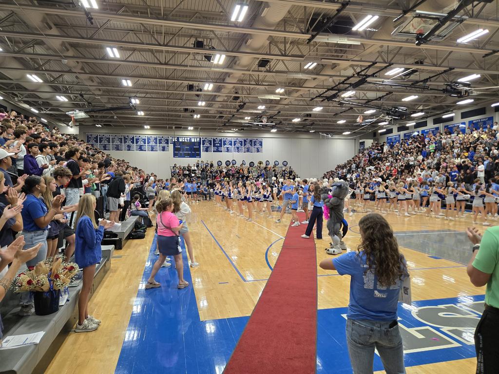 Homecoming Week kickoff assembly! #OwlPower <a href="/ADButlerOW/">ADButlerOW</a>