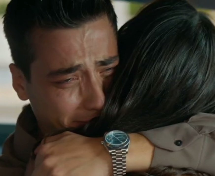vanillaskyhz2's tweet photo. THE WAY THEY MISSED EACH OTHER I'M CRYING 😭🤍
#UzakŞehir #kayzer https://t.co/6ntyUsAq7F