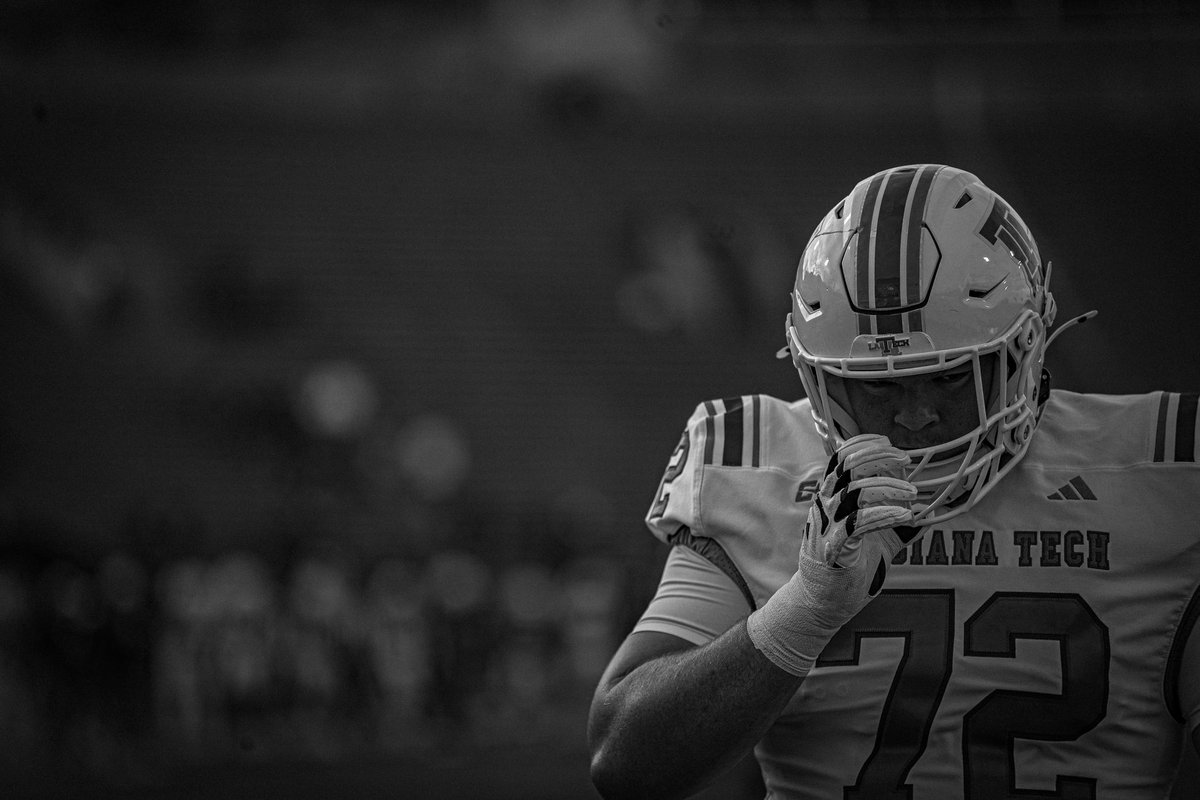 Pregame monochrome 

#BarkLouder ✖️ #HBTD