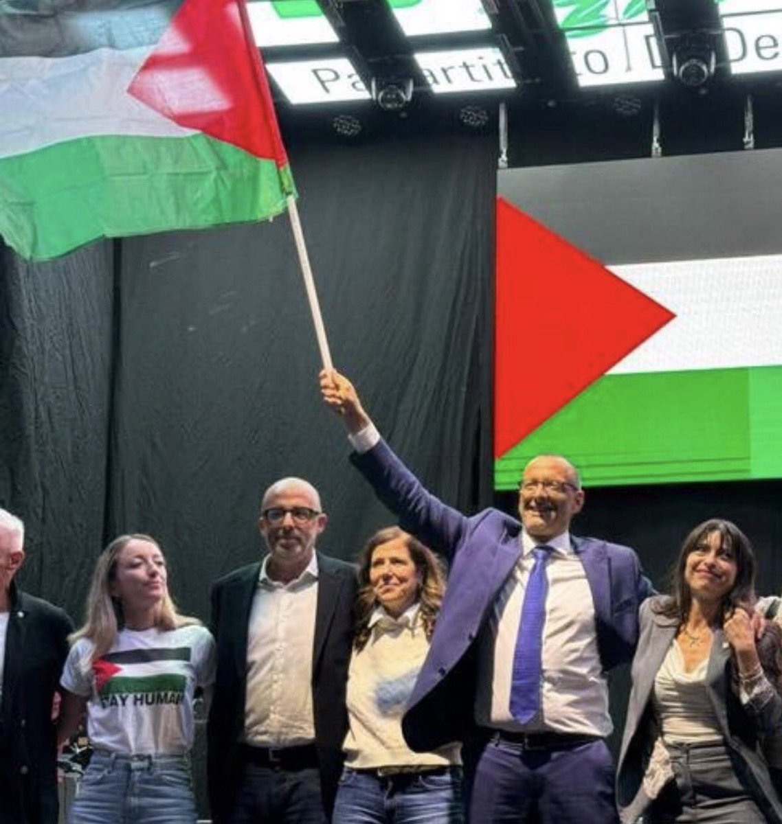 piero_fr's tweet photo. #4disera
Dedicato a #Taruffi
Forse l’organizzazione ha fatto cilecca!
Felici e contenti!
Vi siete portati avanti per le prossime elezioni a Gaza! https://t.co/pIgIZtrLmG