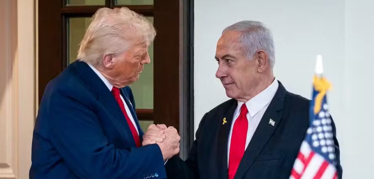 Desiree Rugani (@desireerugani) on Twitter photo Resumo do acordo na Casa Branca até o momento:
•Se o acordo for firmado, todos os reféns serão libertados no prazo de 72 horas após a assinatura.
•250 assassinos serão libertados.
•Todo membro do Hamas que entregar sua arma receberá anistia e poderá deixar Gaza.
•Gaza será Resumo do acordo na Casa Branca até o momento:
•Se o acordo for firmado, todos os reféns serão libertados no prazo de 72 horas após a assinatura.
•250 assassinos serão libertados.
•Todo membro do Hamas que entregar sua arma receberá anistia e poderá deixar Gaza.
•Gaza será