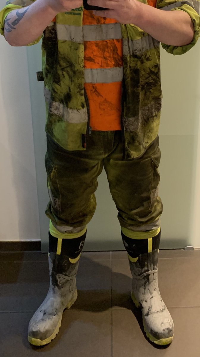 ruffdiamond1965's tweet photo. Love guys in dirty stinky Hiviz https://t.co/5q8hE031zQ