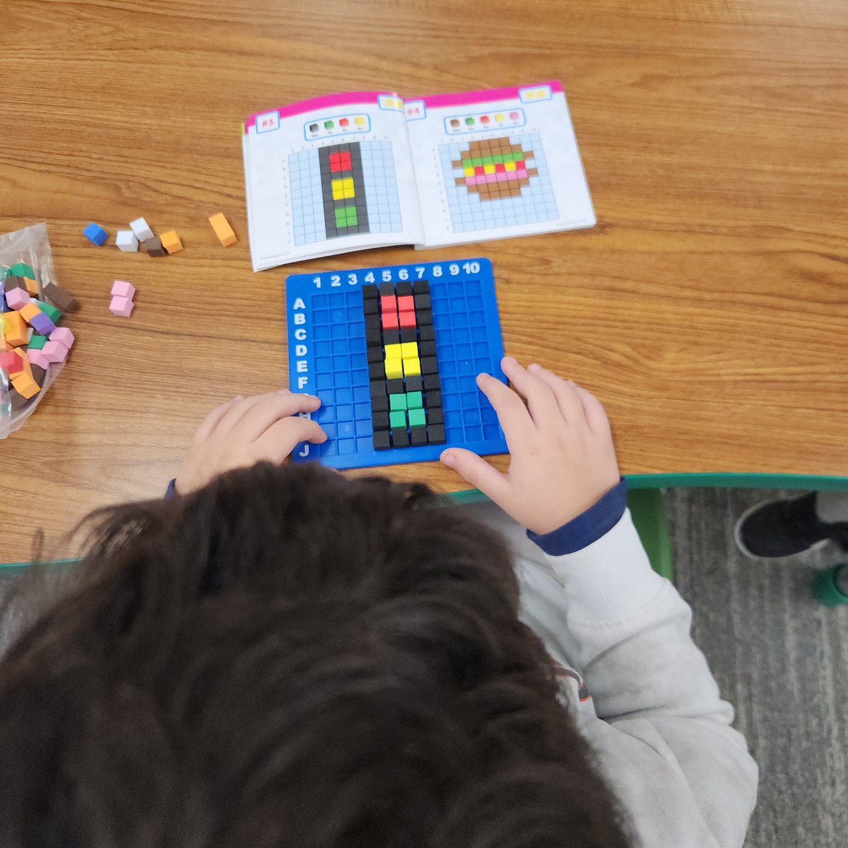 youens_library's tweet image. Monday Morning Makerspace was a great success! 
@@Youens_Gators @AliefISD @Alief_Libraries @AliefTech #wildaboutlearning #Futureengineers #STEM