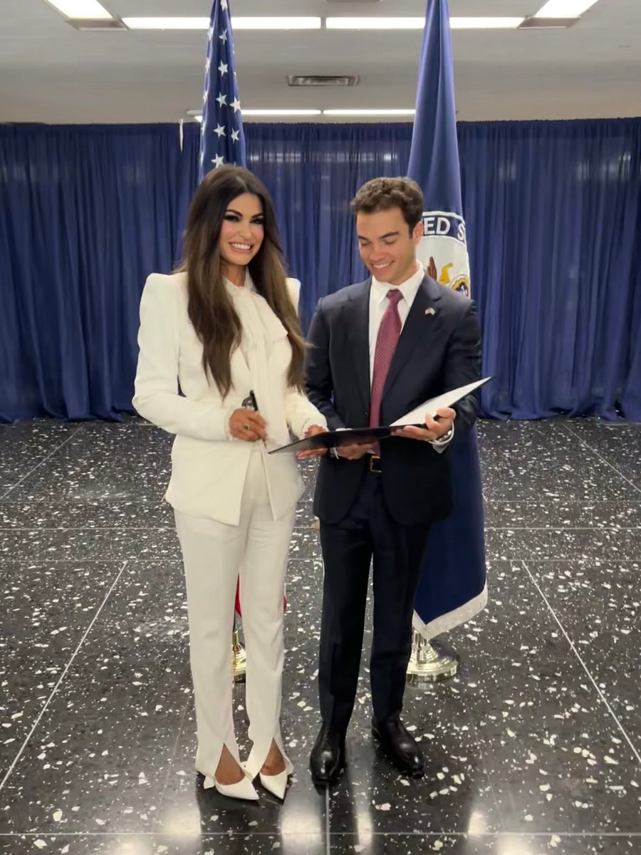 USAmbassadorGR's tweet photo. It is the honor of a lifetime to be sworn in today as Ambassador to the Hellenic Republic surrounded by friends and loved ones here at the State Department. Proud to serve @POTUS and the American people in Greece! 🇺🇸 🇬🇷 https://t.co/oSZiCC9lKJ
