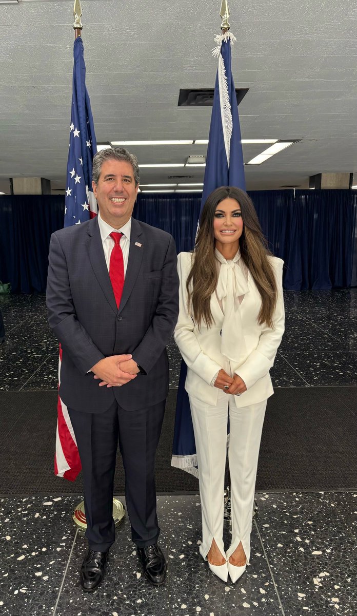 USAmbassadorGR's tweet photo. It is the honor of a lifetime to be sworn in today as Ambassador to the Hellenic Republic surrounded by friends and loved ones here at the State Department. Proud to serve @POTUS and the American people in Greece! 🇺🇸 🇬🇷 https://t.co/oSZiCC9lKJ