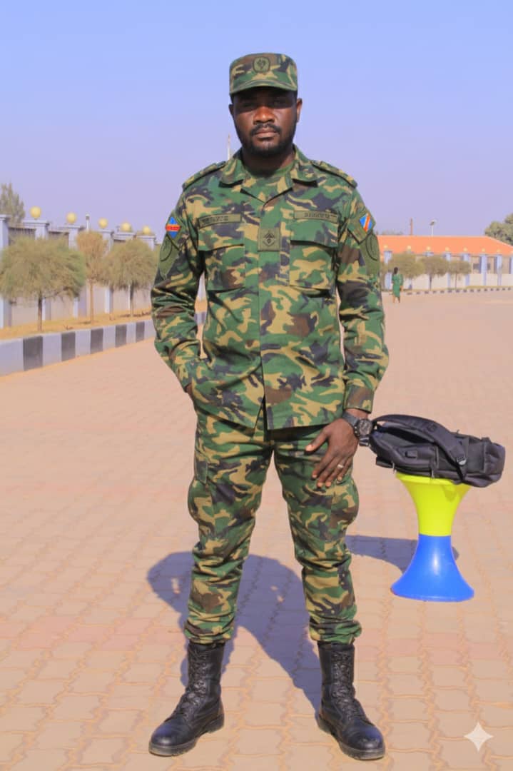 Freddymundele🔸 (@freddymundele) on Twitter photo Mobilisons-nous ; soyons unis pour défendre la patrie. Écrivons l’histoire ensemble : chassons Kagame, Makenga, Kanambe et Katumbi.
La patrie ou la mort.
Que Dieu bénisse la République démocratique du Congo.
Goma, Bukavu — on arrive.<a href="/FARDC_Info/">Armée Congolaise - FARDC</a> Mobilisons-nous ; soyons unis pour défendre la patrie. Écrivons l’histoire ensemble : chassons Kagame, Makenga, Kanambe et Katumbi.
La patrie ou la mort.
Que Dieu bénisse la République démocratique du Congo.
Goma, Bukavu — on arrive.<a href="/FARDC_Info/">Armée Congolaise - FARDC</a>